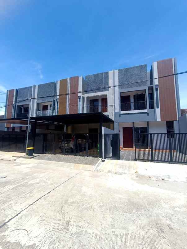 rumah baru model tropical di cinere