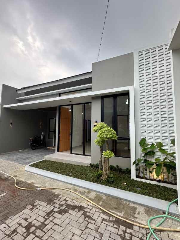 rumah baru modern dekat pemda sleman