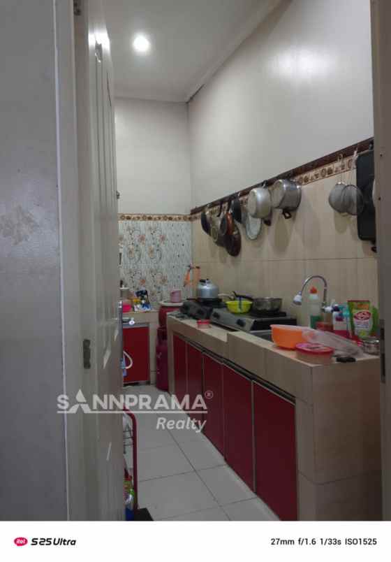 rumah cantik 2 lantai di tanah baru depok