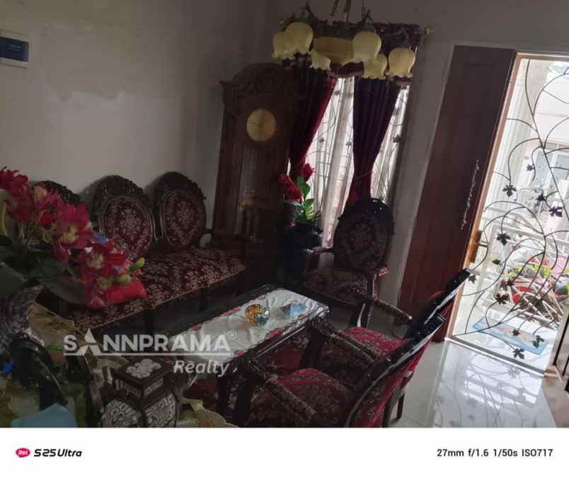 rumah cantik 2 lantai di tanah baru depok