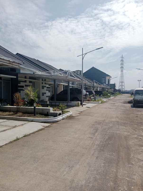 rumah cantik lux dekat podomoro cikoneng