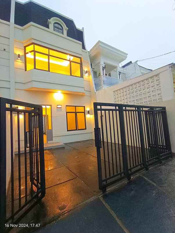 rumah classic style di cilodong depok dekat gdc