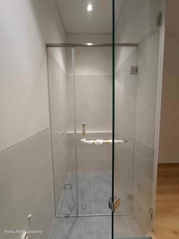 rumah dalam townhouse minimalis modern di joglo jakbar