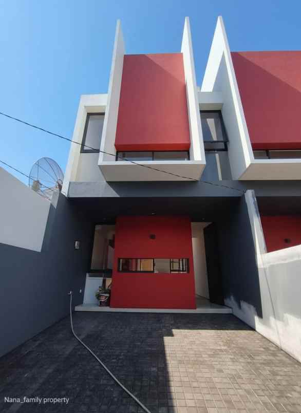 rumah dalam townhouse minimalis modern di joglo jakbar