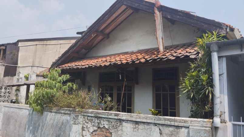 Rumah Di Pusat Kota Cimahi Dekat Tol Baros