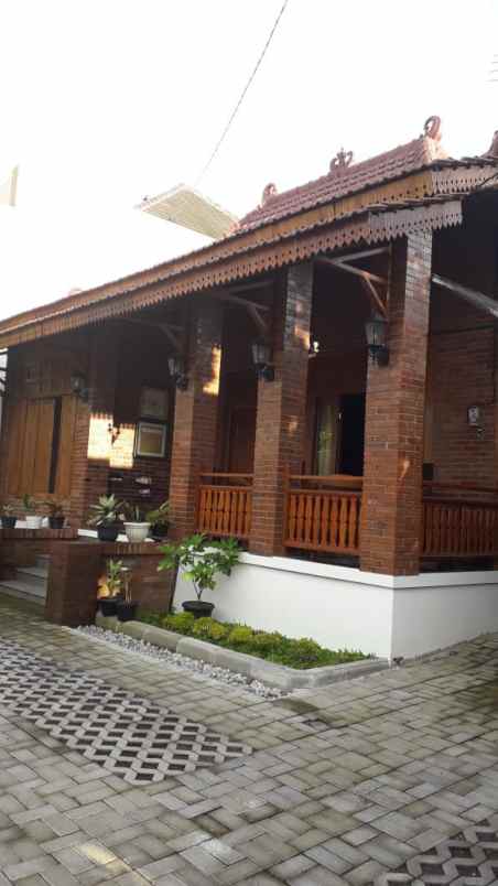 rumah etnik jawa modern