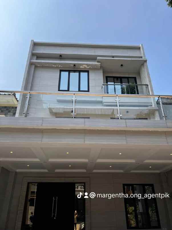 rumah garden house pik baru direnovasi