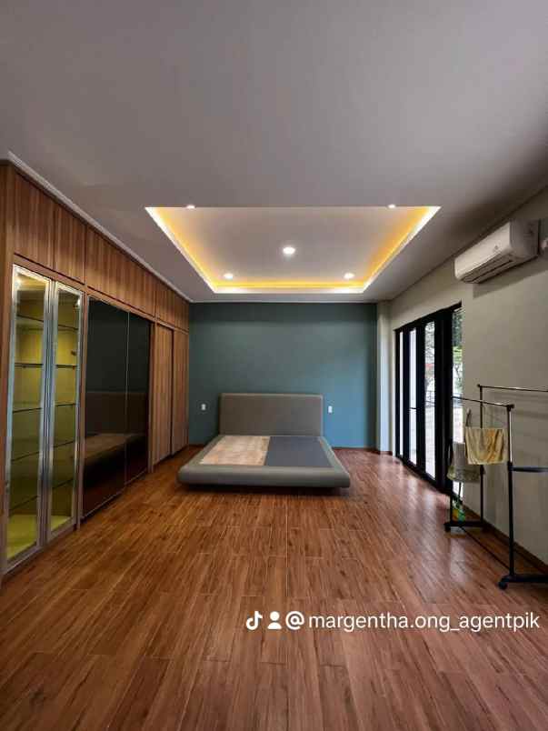 rumah garden house pik baru direnovasi