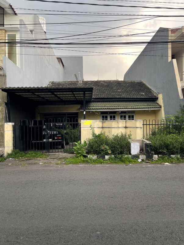 rumah hitung tanah row jalan 4 mobil raya wisma permai