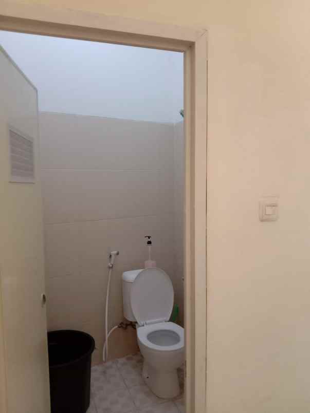 rumah hook kav pertanian dekat kampus jgu depok