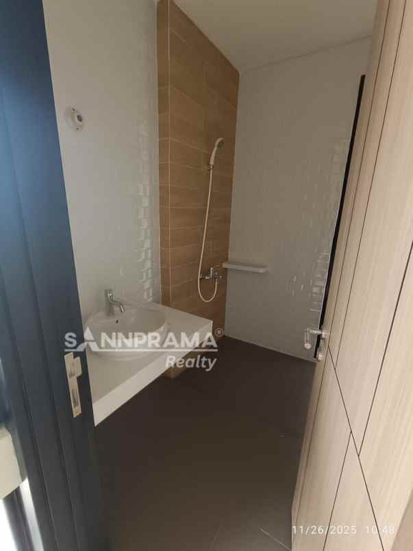 rumah hook siap huni di sutera sawangan depok