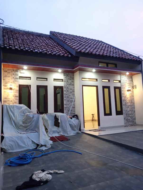 rumah jl taman induk