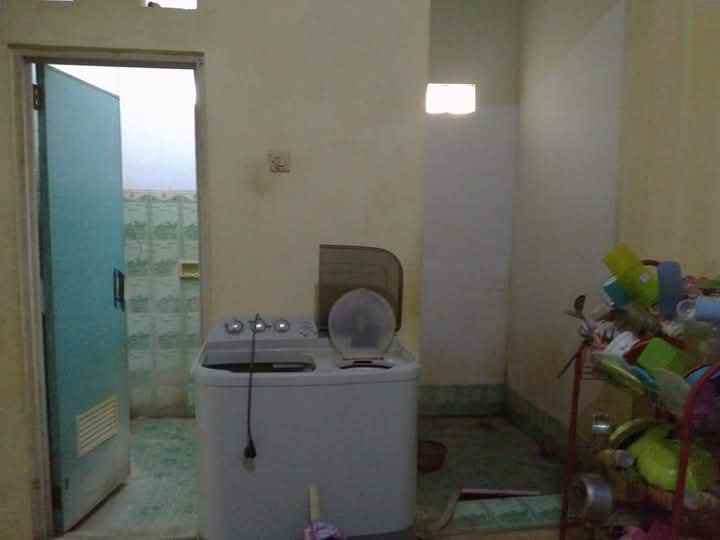 rumah kampung halaman luas