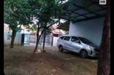 rumah kampung halaman luas