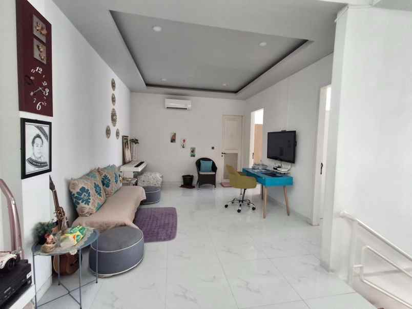 rumah lantai 2 di renon denpasar