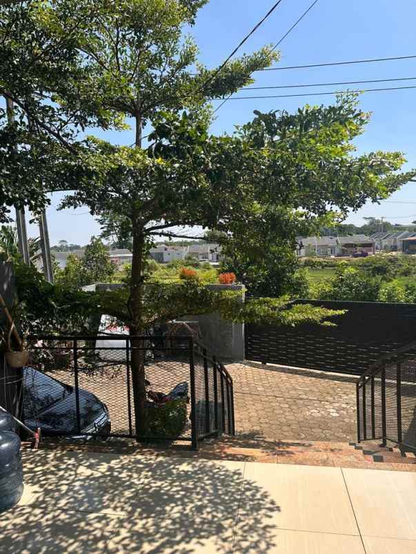 rumah luas terawat siap huni di setu bekasi timur