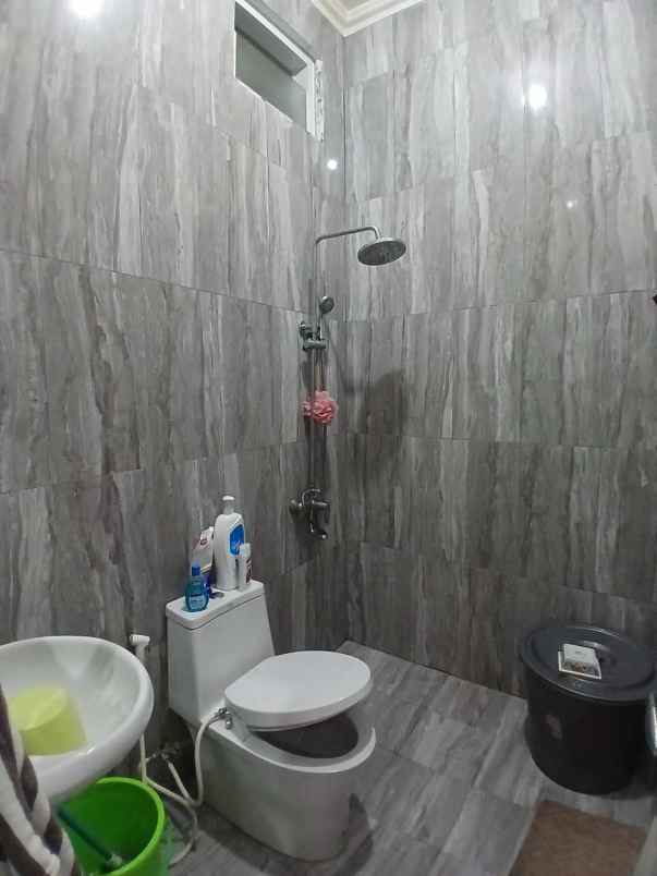 rumah mewah 2 5 lantai di bella casa residence depok