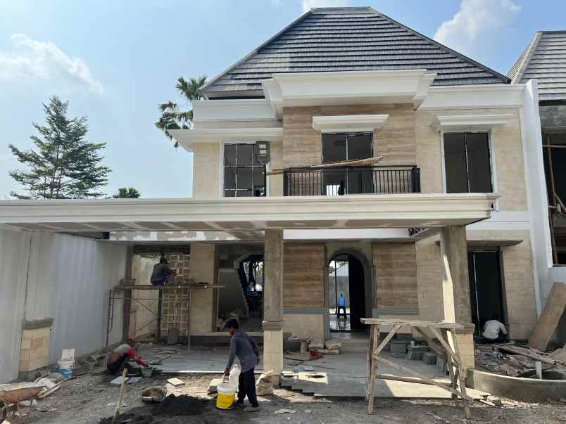 rumah mewah bonus kolam renang di sleman yogya