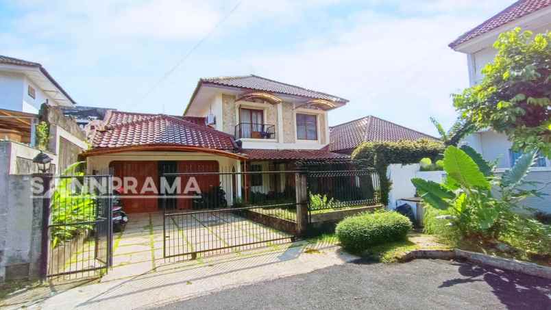 rumah mewah dalam komplek cinere depok