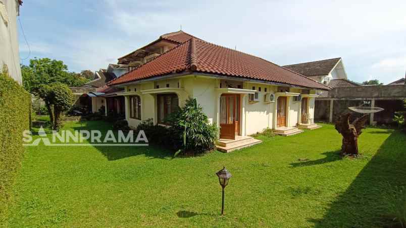 rumah mewah dalam komplek cinere depok