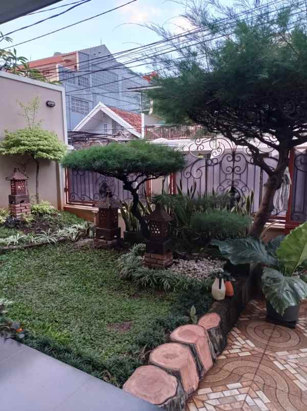 rumah mewah di komplek abadi duren sawit jakarta timur