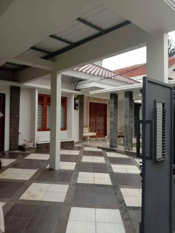 rumah mewah full furnished dekat kantor bpn kota bogor