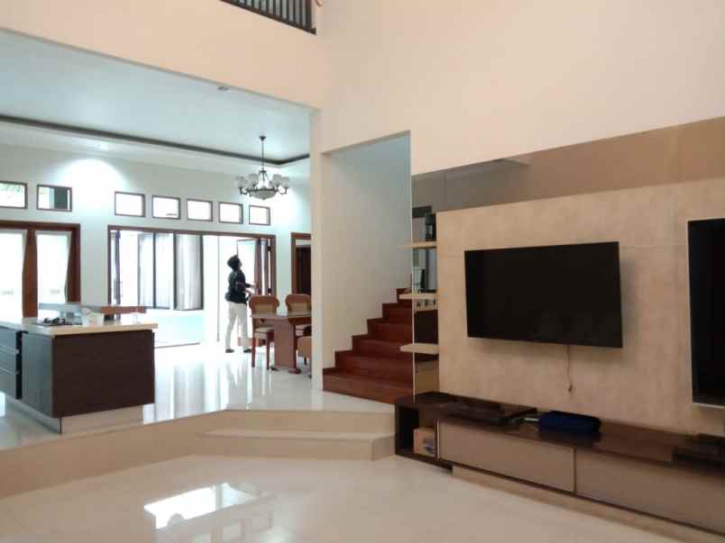 rumah mewah full furnished dekat kantor bpn kota bogor