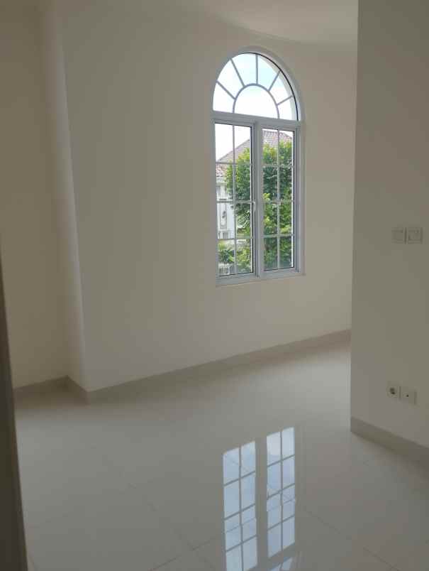 rumah mewah siap huni di gading serpong