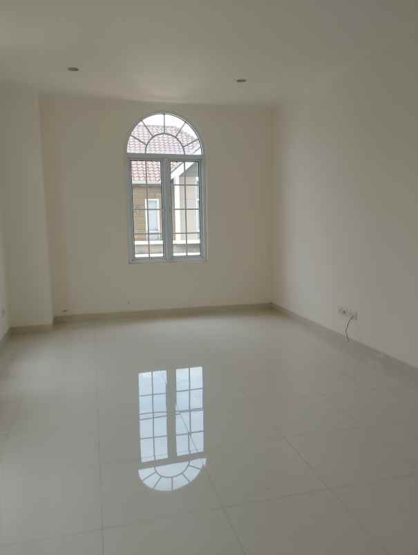rumah mewah siap huni di gading serpong