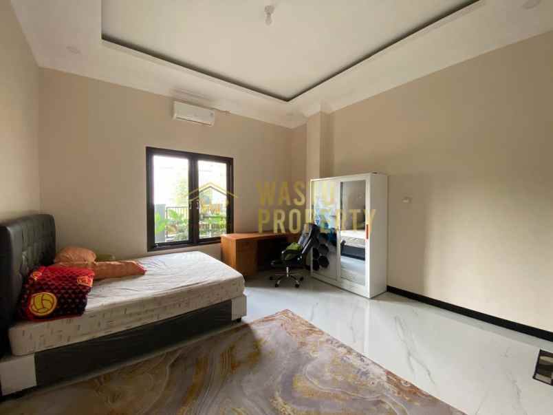 rumah mewah view sawah private pool di maguwoharjo