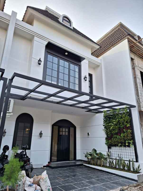 rumah model american classic di joglo town house