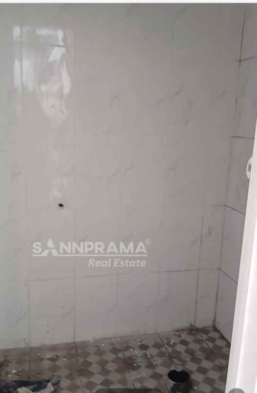 rumah rasa villa dengan tanah luas di serang ash