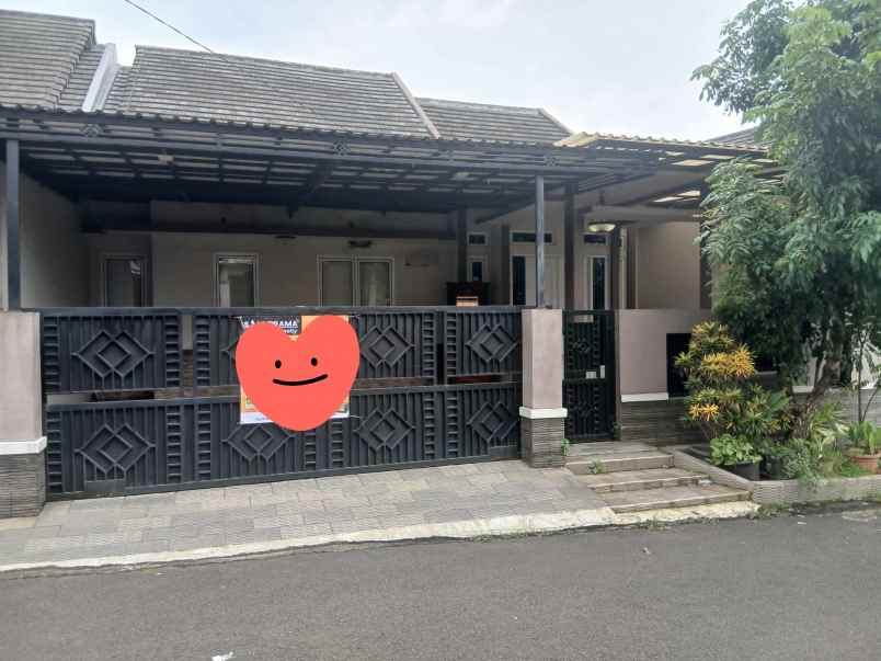 rumah second cantik di bella casa residence depok