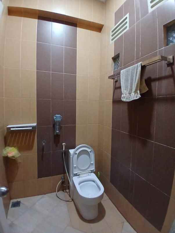 rumah second cantik di bella casa residence depok