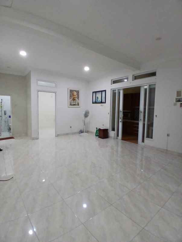 rumah second cantik di bella casa residence depok