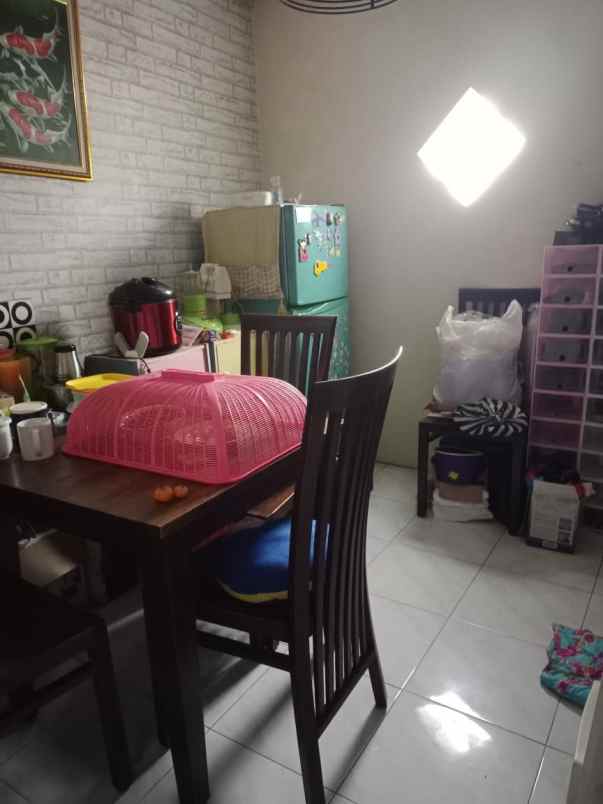 rumah second nyaman dekat serabi notosuman solo