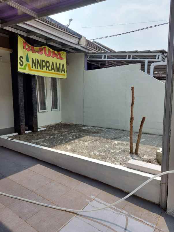 rumah second siap hunu di bedahan sawangan