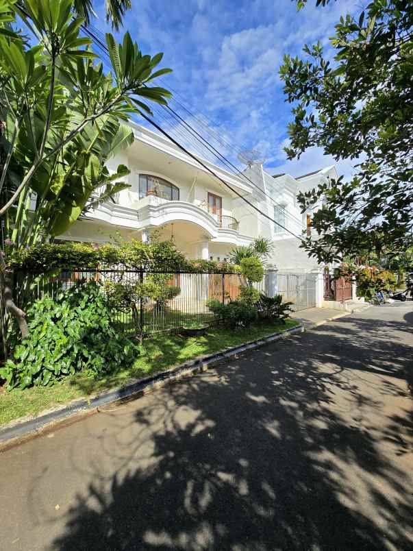 rumah second spek mewah di pondok kelapa jaktim