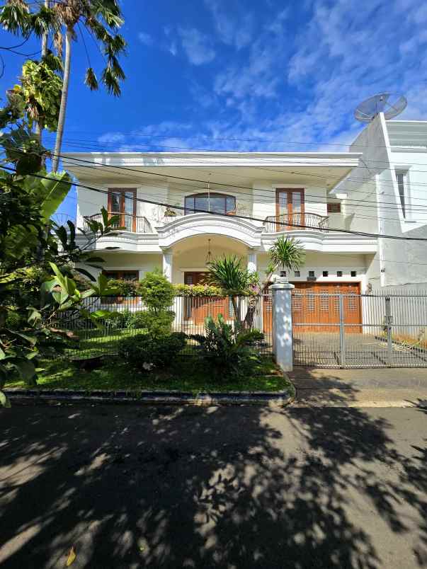 rumah second spek mewah di pondok kelapa jaktim