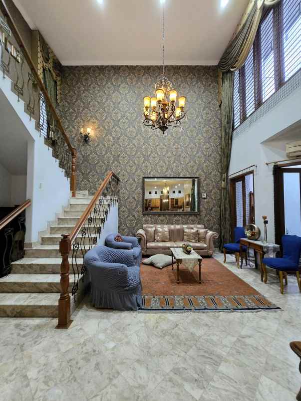 rumah second spek mewah di pondok kelapa jaktim