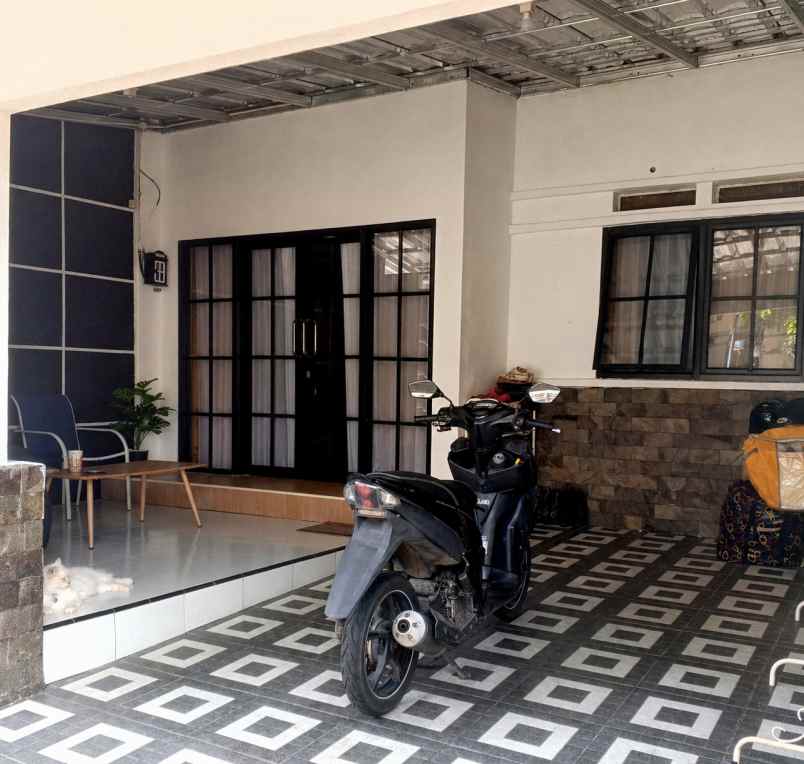 rumah second terawat di taman sari persada bogor