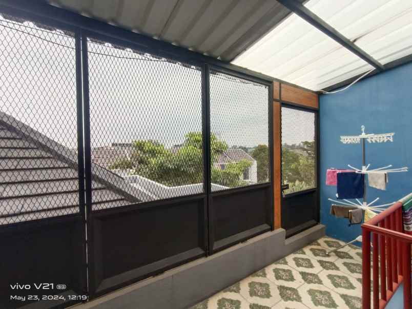 rumah seken 2 5lantai cluster karawaci curug tangerang