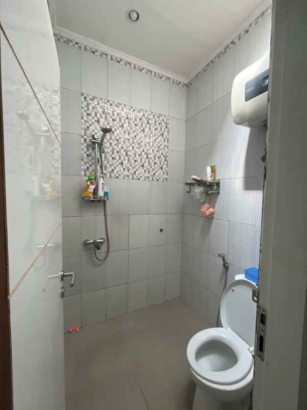 rumah semi furnish ciwaruga dekat gerlong polban upi