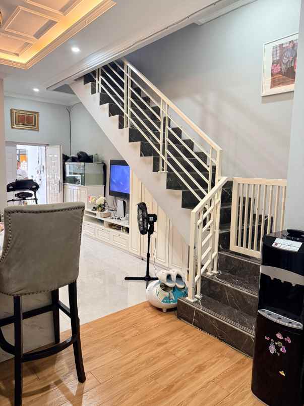 rumah siap huni bebas banjir di kramat jati jaktim