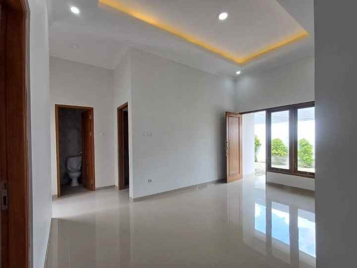 rumah siap huni desain modern 4 menit dari jogja bay