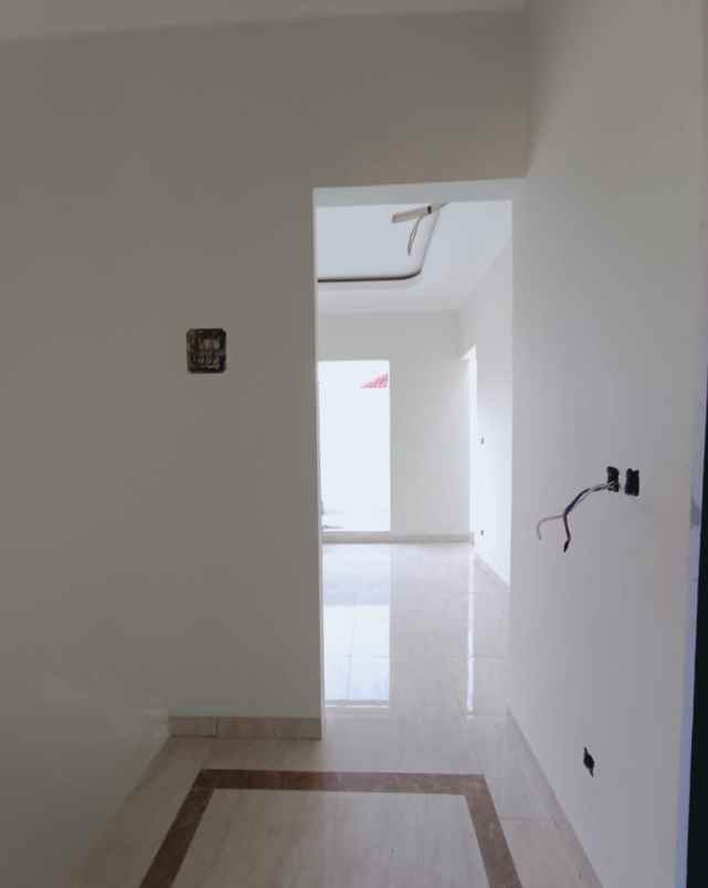 rumah siap huni di kelapa dua kebon jeruk jakbar