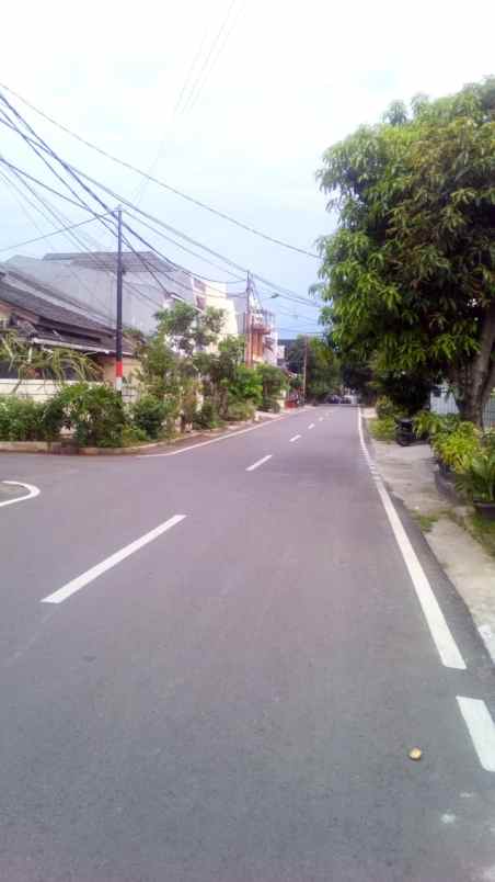 rumah siap huni di komplek pondok kelapa jakarta timur