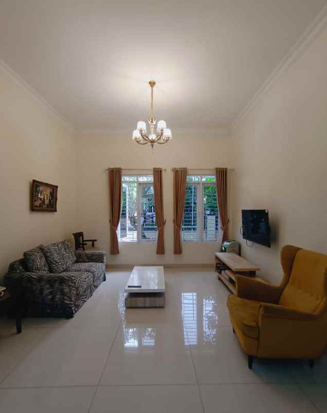 rumah siap huni semi furnished di pesanggrahan