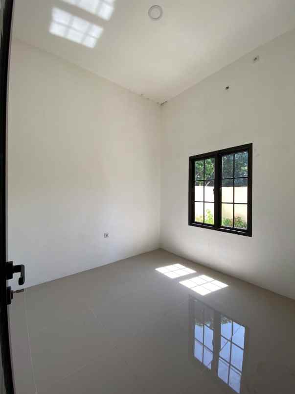 rumah strategis asri nyaman dan modern di tangerang