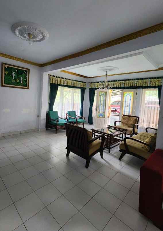 villa classic minimalis di sebelah kota bunga cipanas